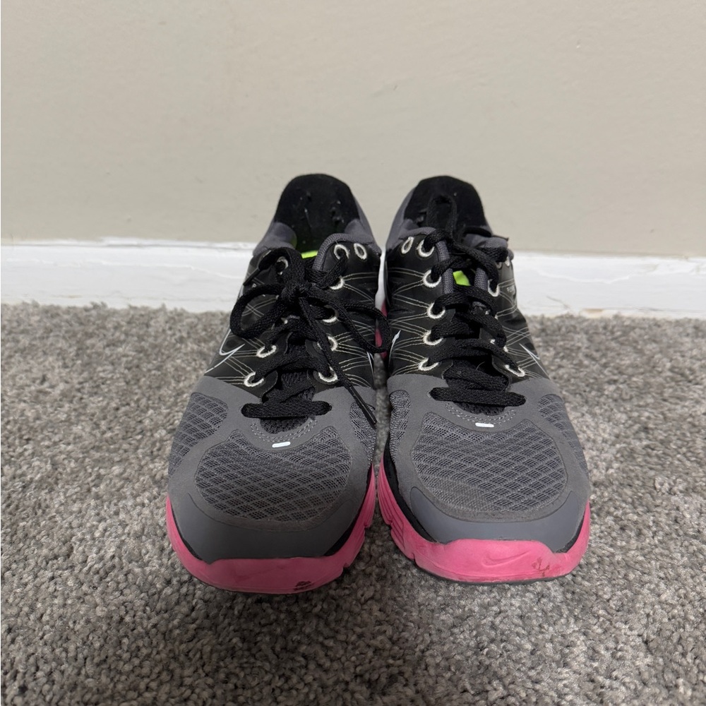 Nikes shoes 
Like new